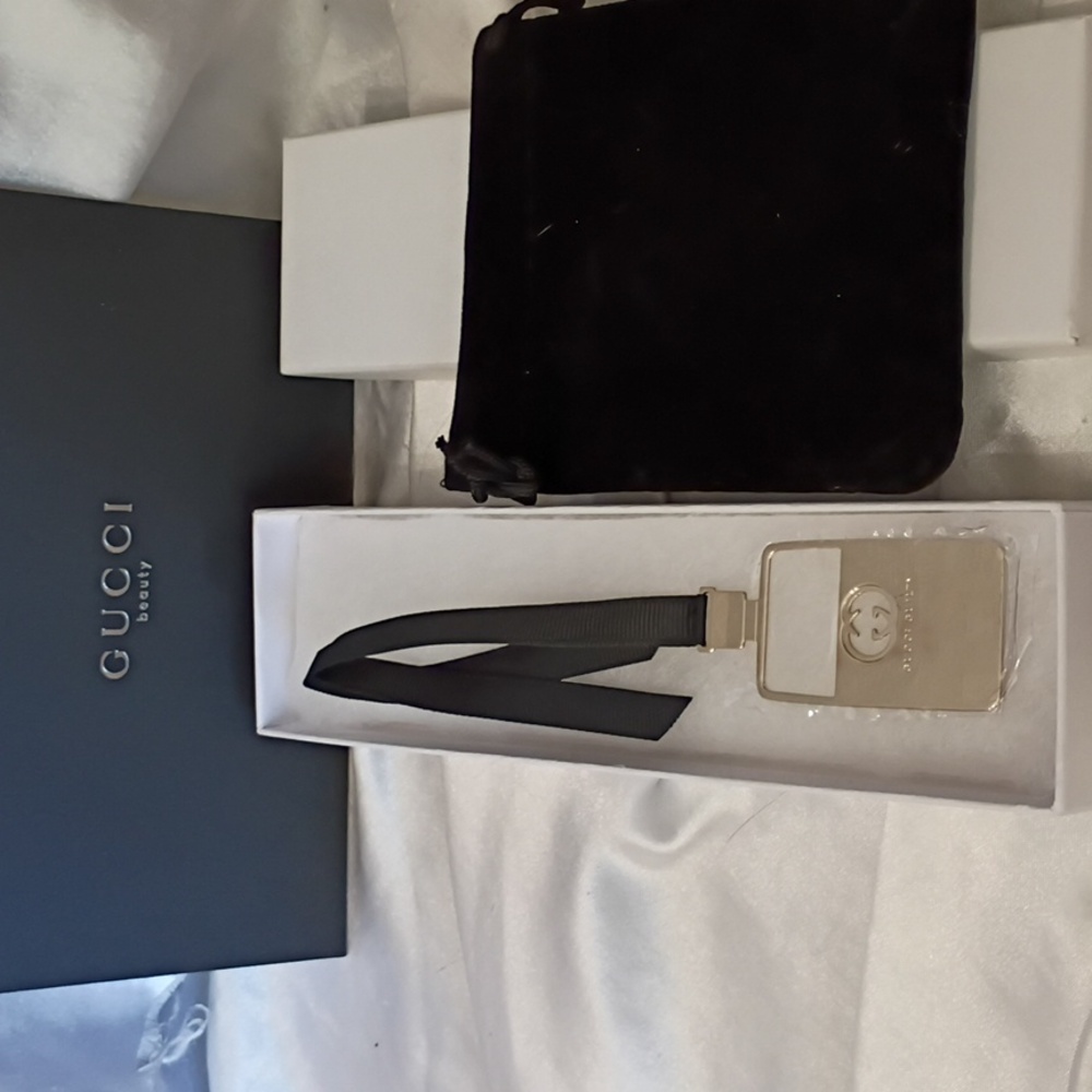 Low Start !!! New Gucci Charm Silver Book Mark